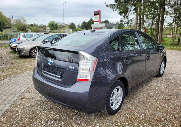 Toyota Prius cena 41900 przebieg: 152000, rok produkcji 2010 z Września małe 326